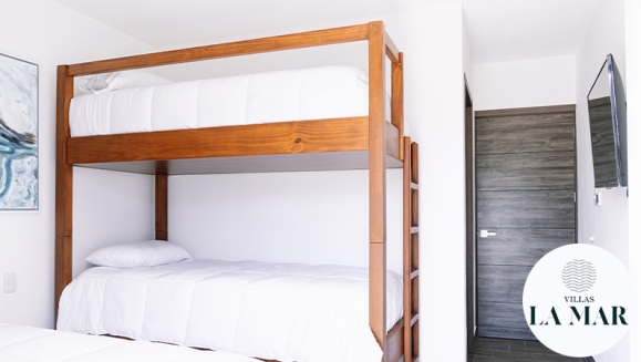 [Image: ¡Paga Q1,899 en Lugar de Q2,800 por Estadía en Monterrico Para 4 Personas en Villa de Lujo Equipada Con: 2 Habitaciones con Aire Acondicionado, Playa y Piscina Privada, Baños, Sala, Comedor, y Cocina Completa!m]