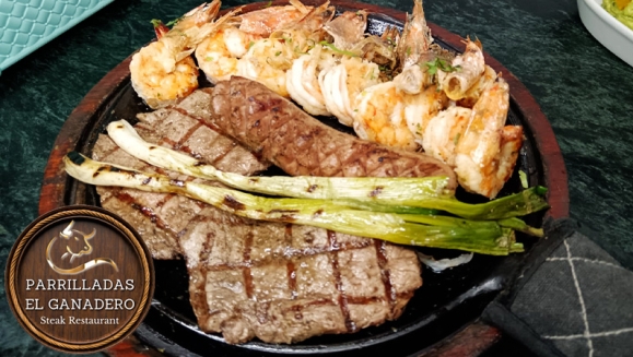 [Image: ¡Paga Q220 en Lugar de Q370 por Plato Mar y Tierra Para 2 Que Incluye: Lomito + Camarones A La Plancha, Al Ajillo o Empanizados + 1 Chorizo + 1 Litro de Bebida + Guarniciones + Postre de Flan con Bola de Helado + Café!m]
