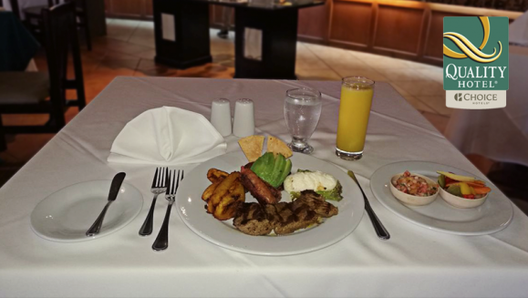 [Image: ¡Paga $37 en Lugar de $75 por Parrillada para 4 que Incluye: Lomo de Aguja, Chorizos, Casamiento, Aguacate, Queso, Plátanos y Tortillas + 4 Bebidas a Elección + 1 Hora de Billar + Uso de Canchas y Piscina!m]