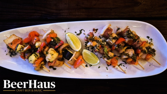 [Image: ¡Paga $15 en Lugar de $35.75 por 4 Cervezas Artesanales a Elección + Pinchos Mixtos + 1 Orden de Tapas del Chef en Beerhaus!m]