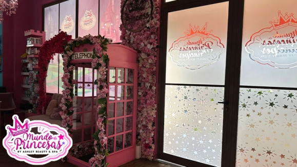 [Image: ¡Paga Q99 en Lugar de Q325 Por Servicios de Salón y Glamour Para Tu Princesa: ¡Peinado con Glitter + Esmaltado de Manos y Pies + Uso de Vestidos y Accesorios del Magic Closet + Fotografías Digitales en Cabinas Personalizadas + Snacks!m]