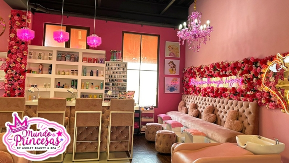 [Image: ¡Paga Q99 en Lugar de Q325 Por Servicios de Salón y Glamour Para Tu Princesa: ¡Peinado con Glitter + Esmaltado de Manos y Pies + Uso de Vestidos y Accesorios del Magic Closet + Fotografías Digitales en Cabinas Personalizadas + Snacks!m]