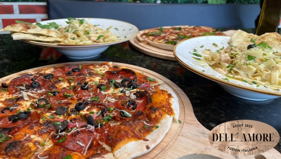 [Image: ¡Atención Amantes de la Comida Italiana! ¡Paga $28 en Lugar de $54.80 por Banquete para 4 que Incluye: 2 Pizzas (Margarita y Diavola) + 2 Pastas Alfredo con Pollo + 4 Té Helados con Refill!m]