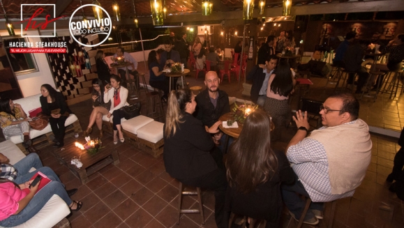 [Image: ¡Paga Q999 en lugar de Q2,200 por Convivio Navideño para 12 Personas: Parrillada de Puyazo o Pollo + Guarniciones de Ensalada Verde, Puré de Papa, Papa Asada y Frijoles + Pan con Ajo o Mantequilla + Bebida Natural + Música + Decoración!m]