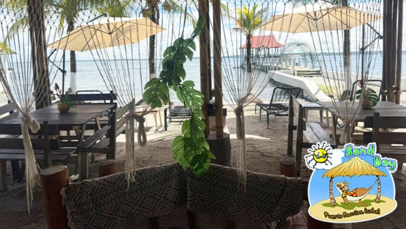 [Image: ¡Paga Q450 en Lugar de Q900 por Estadía Hasta Para 4 Personas en el Caribe, Habitación Doble con A/C + 2 Desayunos a Elección + ⁠1 Entrada de Tajadas con Costillas para Compartir!m]