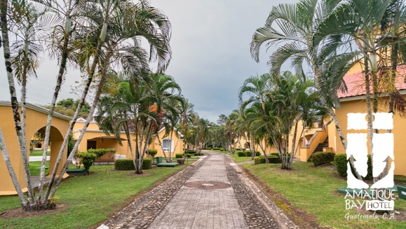 [Image: ¡Escapada Tropical en Amatique Bay Hotel! ¡Paga Q737 en Lugar de Q1,061 por Estadía en Habitación Studio Sencilla o Doble Para 2 Adultos y Hasta 2 Niños + Uso Ilimitado de Atractivas Instalaciones + Impuestos Incluidos!m]