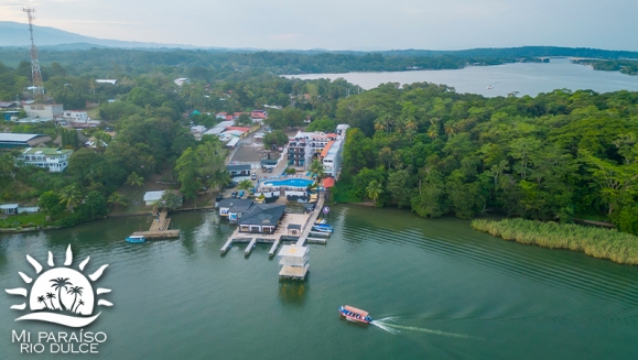 [Image: ¡Paga Q750 en Lugar de Q1,250 por Estadía Familiar Hasta Para 4 Personas en Río Dulce: Habitación Doble + 2 Desayunos + Piscinas + Ingreso a Museo y Más! ¡Sólo 25 Cupones Disponibles!m]