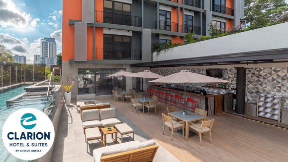 [Image: ¡Vacaciones de Lujo en la Ciudad de Guatemala! ¡Paga $110 en Lugar de $176.87 por Estadía en Clarion Hotel &amp; Suites: Suite Deluxe Doble Hasta Para 2 Adultos y 2 Niños + 2 Desayunos y Más! ¡Solo 13 Cupones Disponibles!m]
