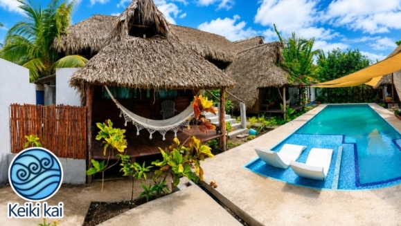 [Image: ¡Escapada Perfecta a la Playa! ¡Paga Q349 en Lugar de Q850 por 1 Noche para 2 Personas en Cabaña Tipo Hawaii con Baño Privado o Habitaciones Dobles con Baño Privado + Snacks de Desayuno + Uso de Instalaciones: Piscina, Hamacas y Más!m]