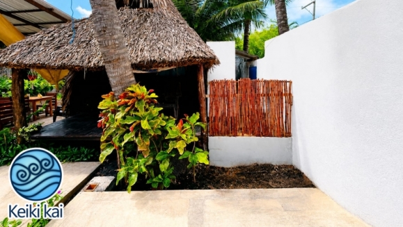 [Image: ¡Escapada Perfecta a la Playa! ¡Paga Q349 en Lugar de Q850 por 1 Noche para 2 Personas en Cabaña Tipo Hawaii con Baño Privado o Habitaciones Dobles con Baño Privado + Snacks de Desayuno + Uso de Instalaciones: Piscina, Hamacas y Más!m]