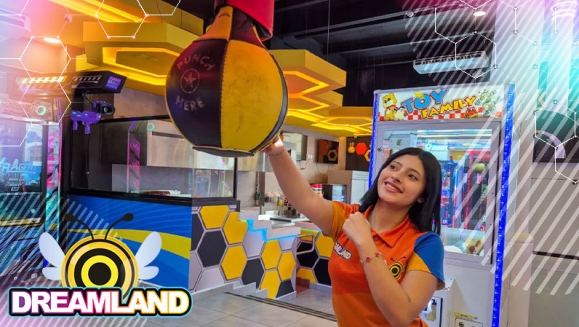 [Image: ¡Dreamland Llega al Centro Histórico! ¡Paga $19 en Lugar de $41.98 por 2 Hot Dogs + 2 Papas + 2 Sodas + $30 de Saldo para Jugar!m]