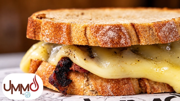 [Image: ¡Menú Delicioso para Dos! ¡Paga Q80 En Lugar de Q170 por 2 Sándwiches a Elección entre Pulled Pork o Brisket!m]