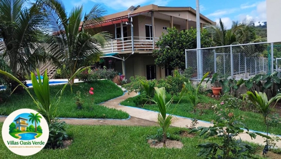 [Image: ¡Un Día Diferente! ¡Paga $30 en Lugar de $50 por Day Pass Para 2 Personas en Villa Oasis Verde, Salcoatitán, Sonsonate + 2 Almuerzos + Merienda + Uso de Instalaciones: Piscina, Jardines, Canopy y Más!m]