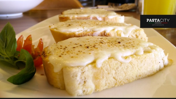 [Image: ¡Paga $15 en Lugar de $30.30 por 2 Platos de Pastas a Elección + 1 Orden de Pan de Ajo con Queso Gratinado + 1 Tabla de Patatas con Salsa Barbacoa, Arrabiata y Mostaza y Miel + 2 Tés Helados, Sodas o Limonadas!m]