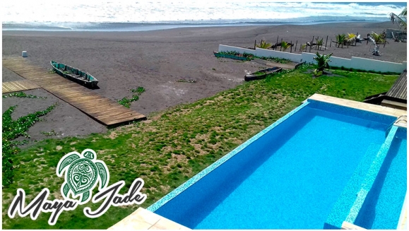 [Image: ¡Paga Q475 en lugar de Q950 por Estadía de 1 Noche para hasta 4 Personas en Bungalow o Estándar Suite + 4 Desayunos Chapines + Tour en Lancha o en Banana Acuática!m]